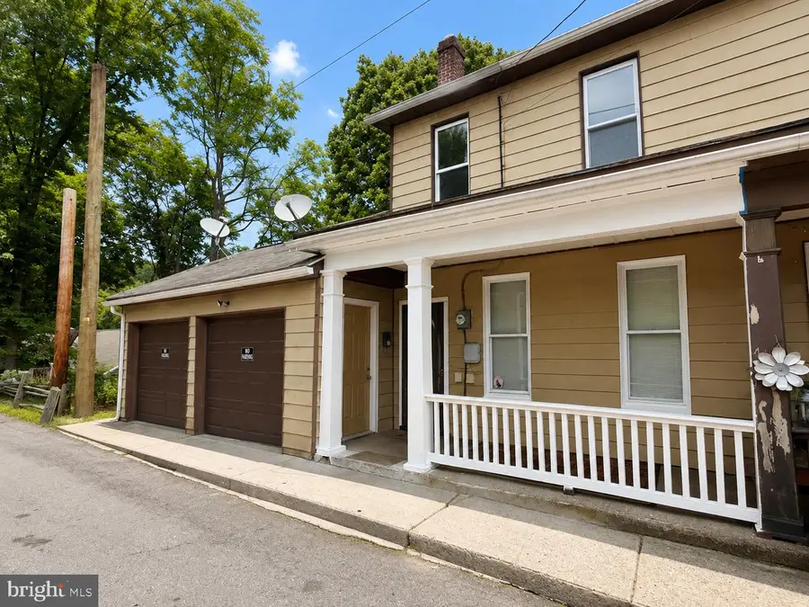 403 Gay St, Tamaqua, PA 18252 - #2