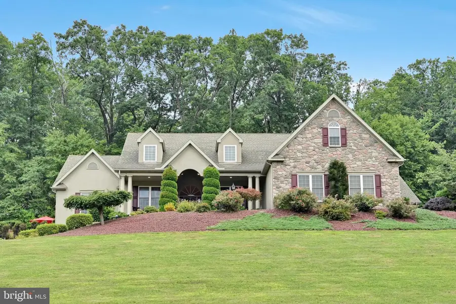 48 Grey Hawk Dr, Orwigsburg, PA 17961 - #2