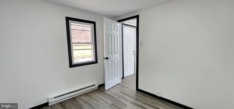 1 Vine St, Port Clinton, PA 19549 - #2
