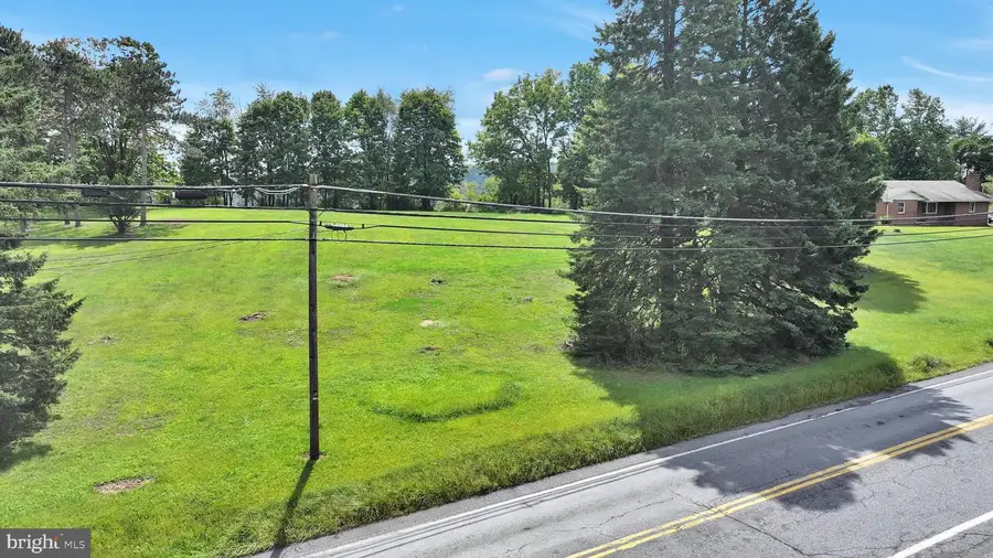984 E Main St, Schuylkill Haven, PA 17972 - #2
