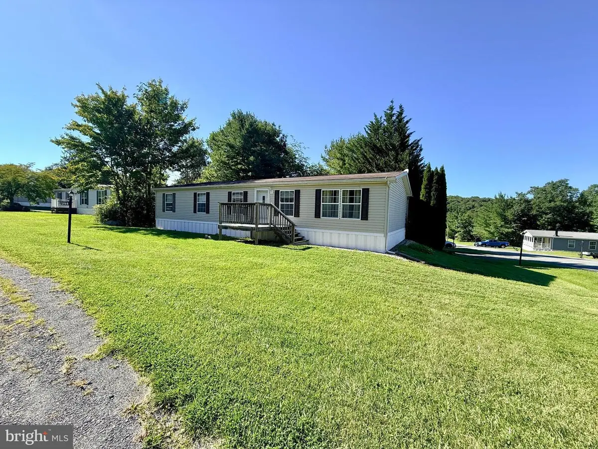 255 Angel Dr, New Ringgold, PA 17960 - #1