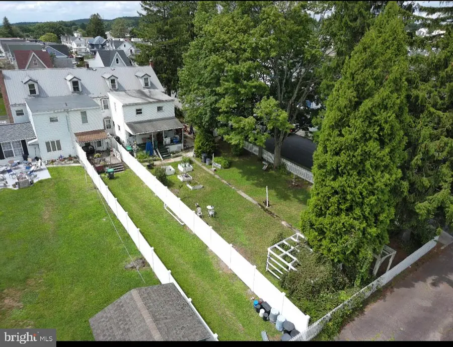 25 N Center St, Frackville, PA 17931 - #2