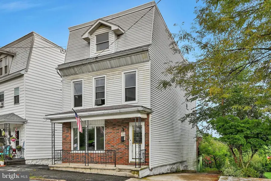 1952 Mahantongo St, Pottsville, PA 17901 - #2