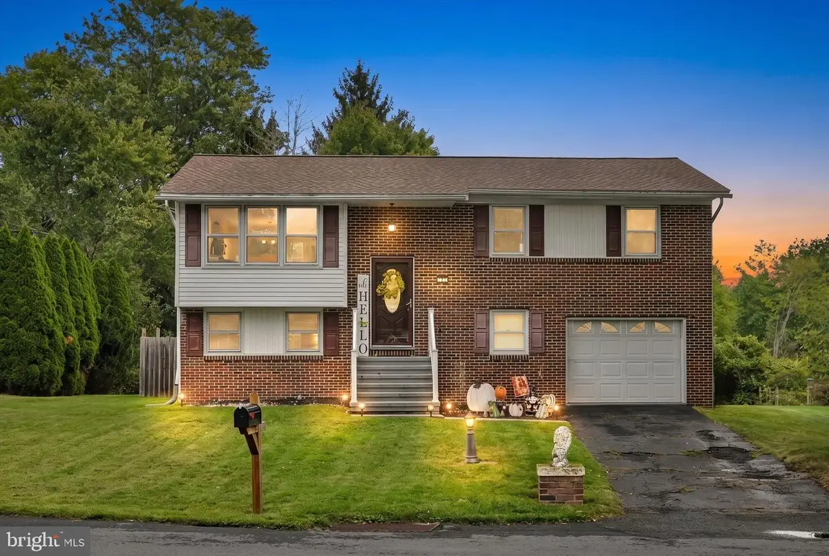 395 Marshall Dr, Orwigsburg, PA 17961 - #1