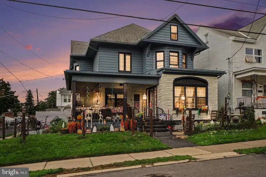 44 N 2nd St, Frackville, PA 17931 - #2