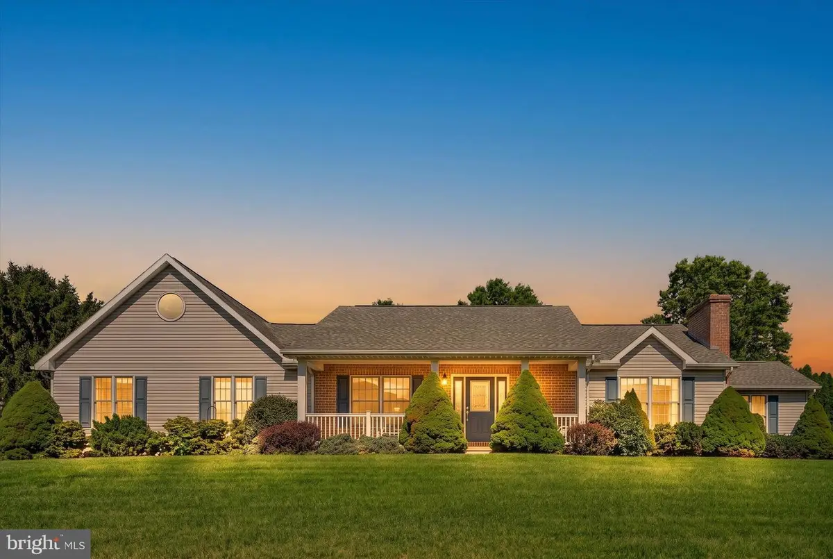 1408 W Maple St, Valley View, PA 17983 - #1