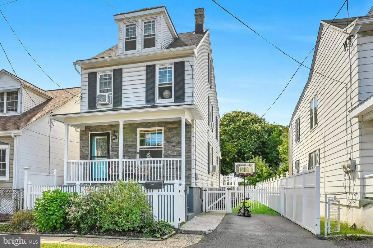 404 S Front St, Saint Clair, PA 17970 - #1