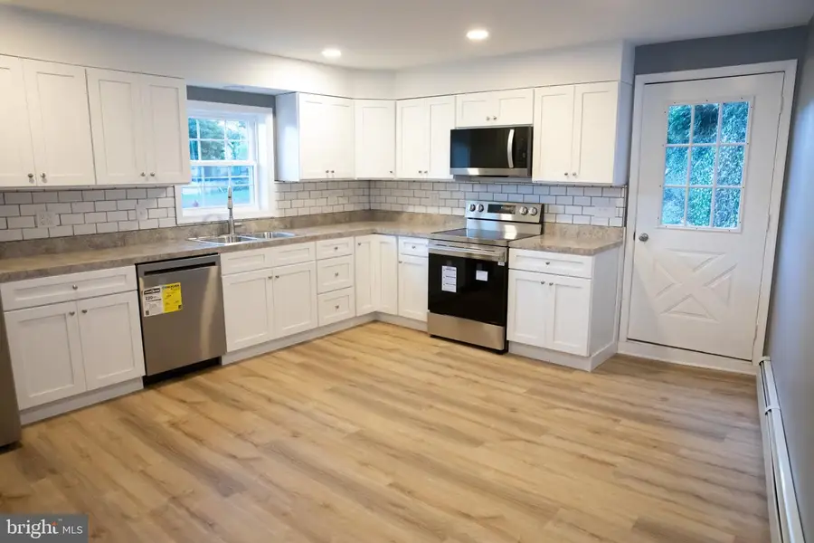 312 W Main St, Tremont, PA 17981 - #2