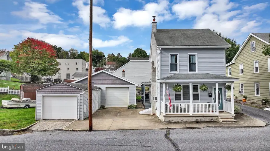 215 Willing St, Pottsville, PA 17901 - #2