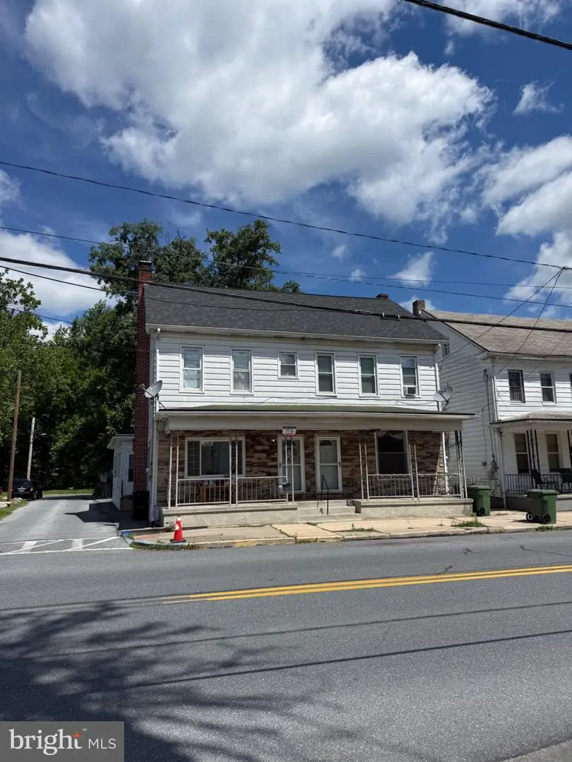33 E Pottsville St, Pine Grove, PA 17963 - #1