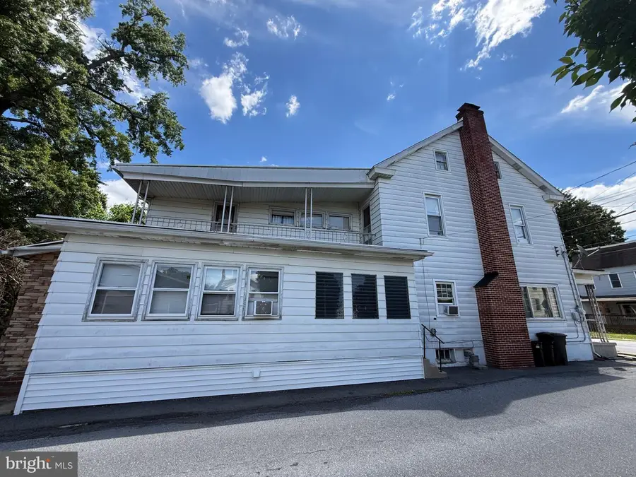 33 E Pottsville St, Pine Grove, PA 17963 - #3
