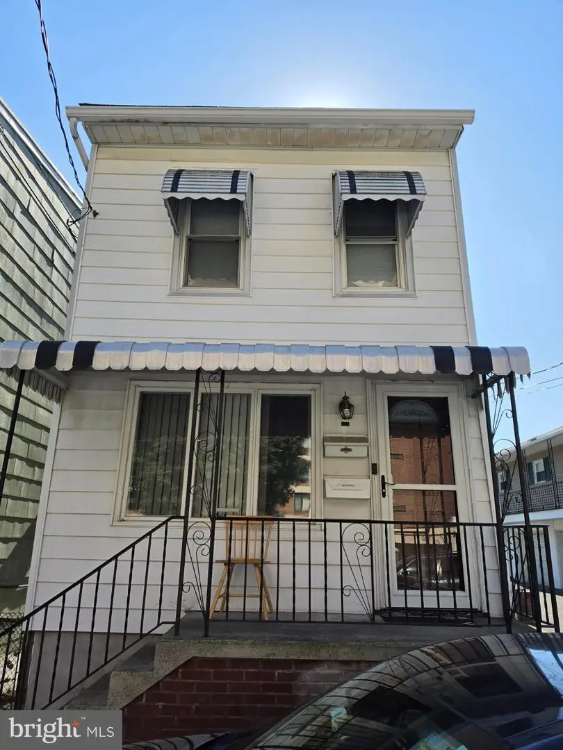 325 Lewis St, Minersville, PA 17954 - #1
