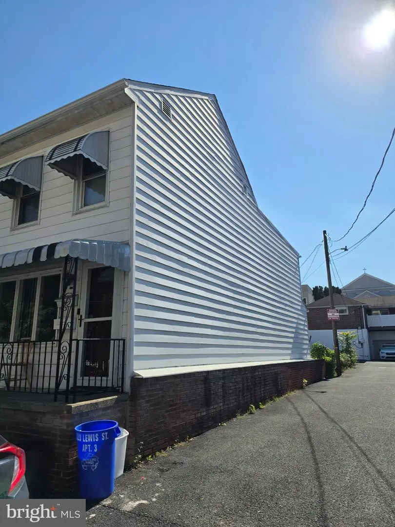 325 Lewis St, Minersville, PA 17954 - #3