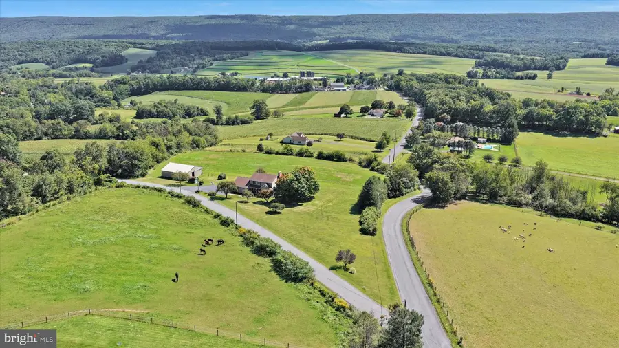 277 Sycamore Ln, New Ringgold, PA 17960 - #2