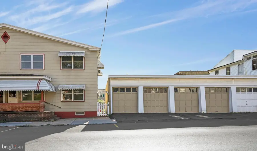 17 N 4th St, Minersville, PA 17954 - #3
