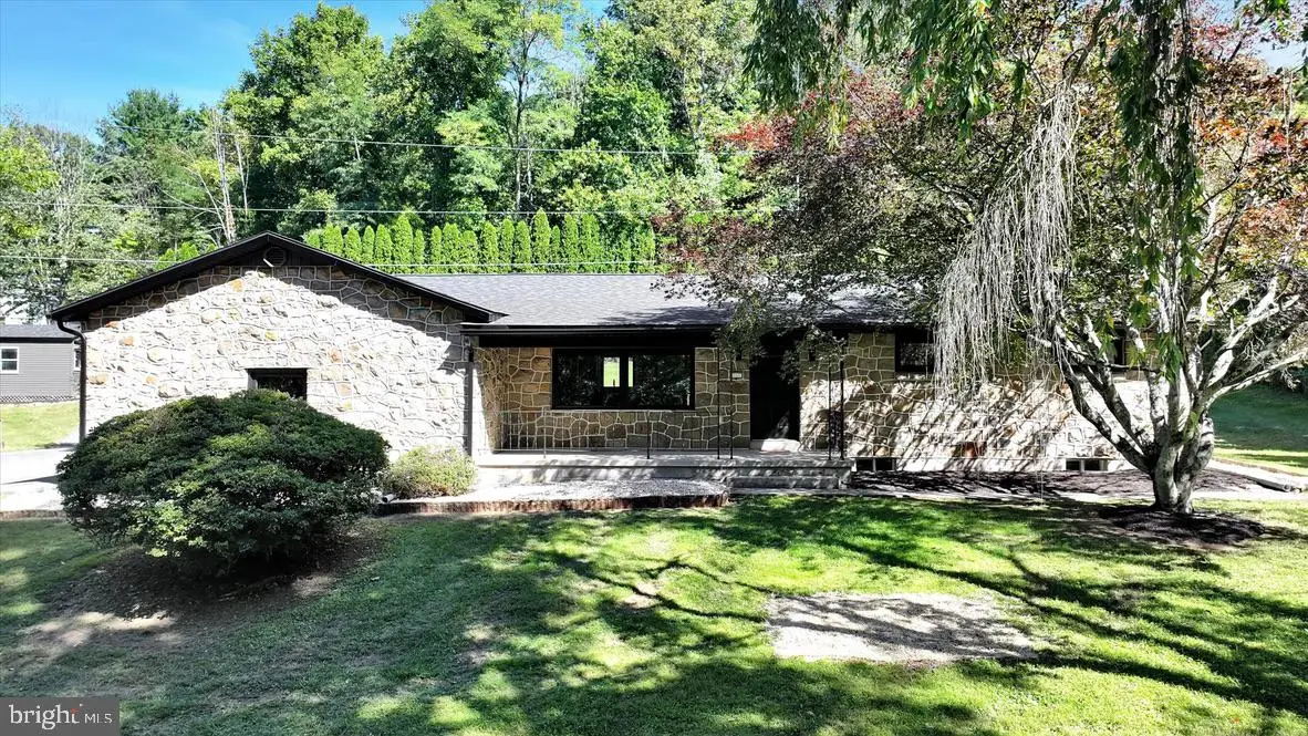 11 Locust Ln, Orwigsburg, PA 17961 - #1