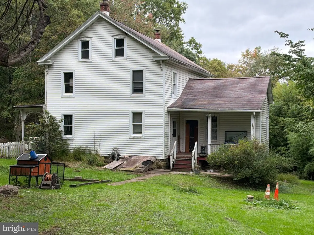 809 Clamtown Rd, New Ringgold, PA 17960 - #1