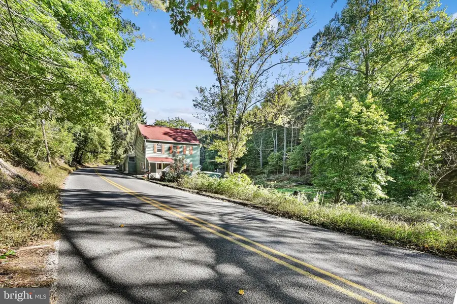 331 E 2nd Mountain Rd, Pottsville, PA 17901 - #3