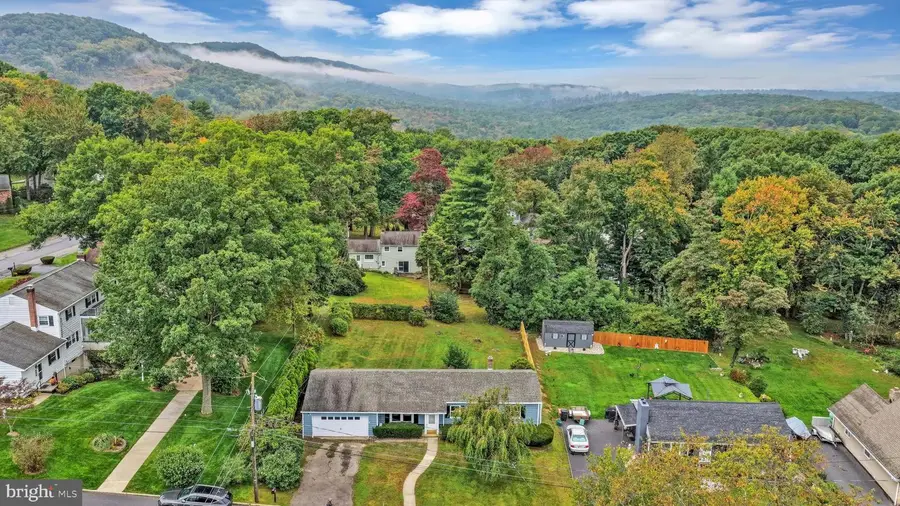 25 S 25th St, Pottsville, PA 17901 - #2