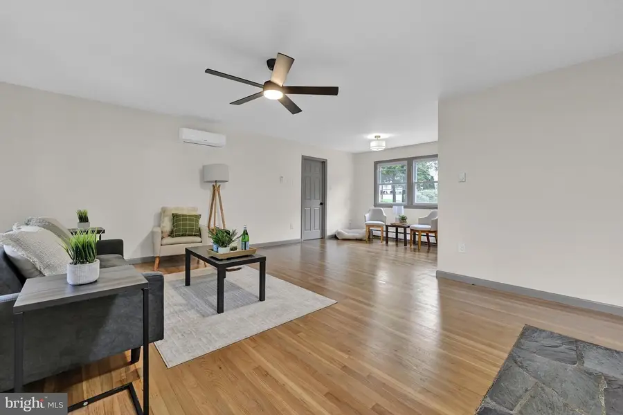 25 S 25th St, Pottsville, PA 17901 - #3