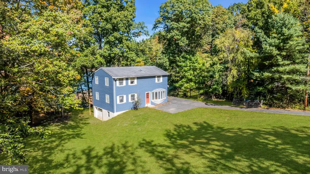 2635 W Wynonah Dr, Auburn, PA 17922 - #1