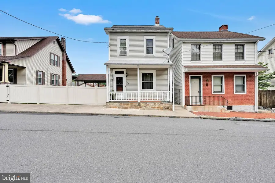318 W Washington St, Auburn, PA 17922 - #3