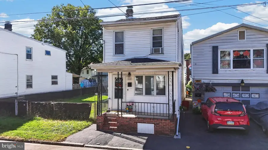 208 S Morris St, Saint Clair, PA 17970 - #2