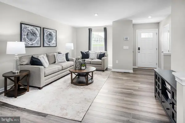33 Dayspring Dr #j2, ORWIGSBURG, PA 17961