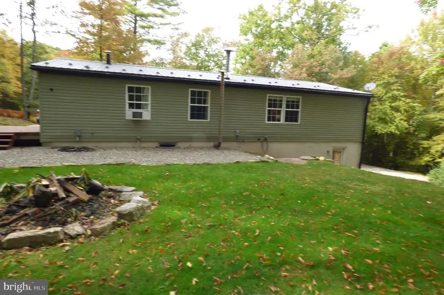 121 Retreat Rd, New Ringgold, PA 17960 - #3