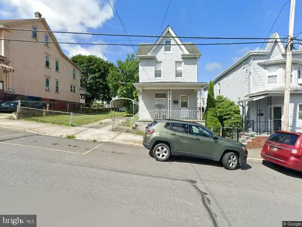 220 1st St, COALDALE, PA 18218