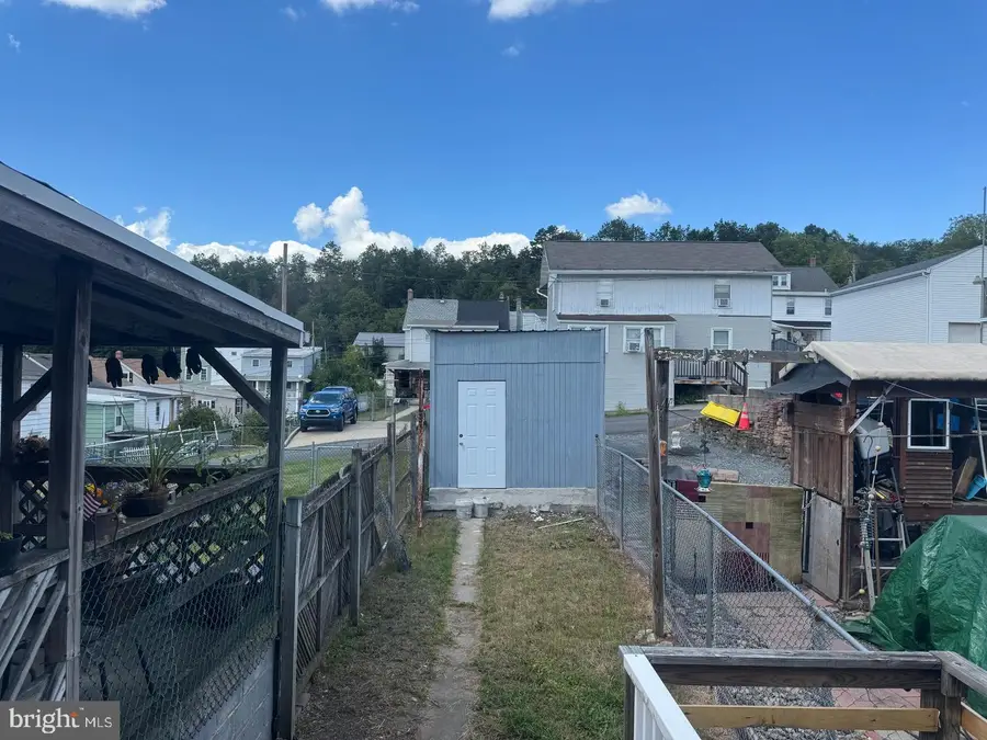 413 E Union St, Tamaqua, PA 18252 - #2