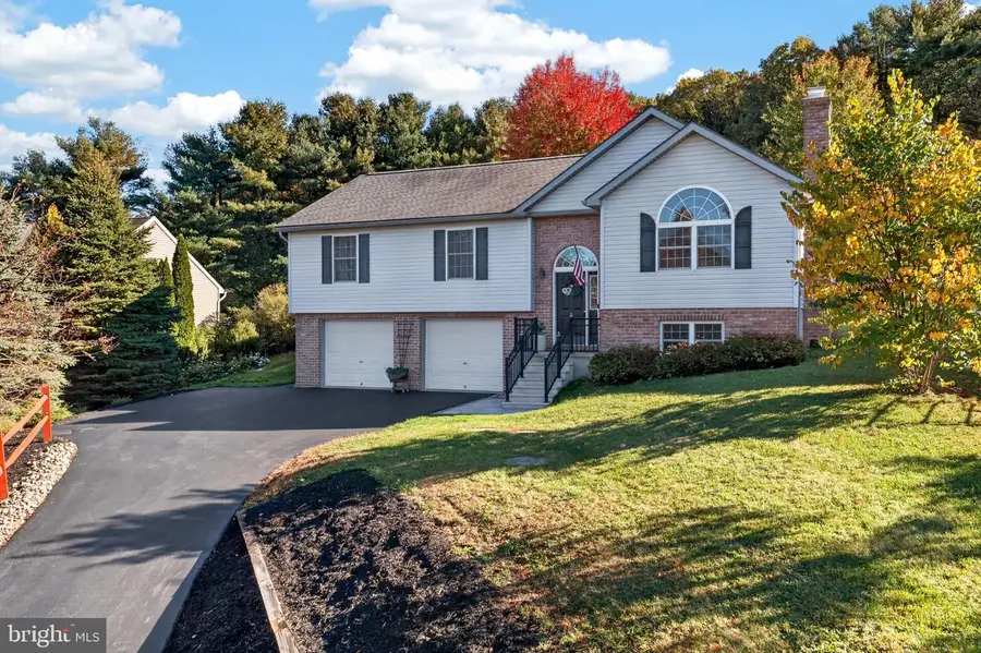 686 W Wynonah Dr, Auburn, PA 17922 - #2