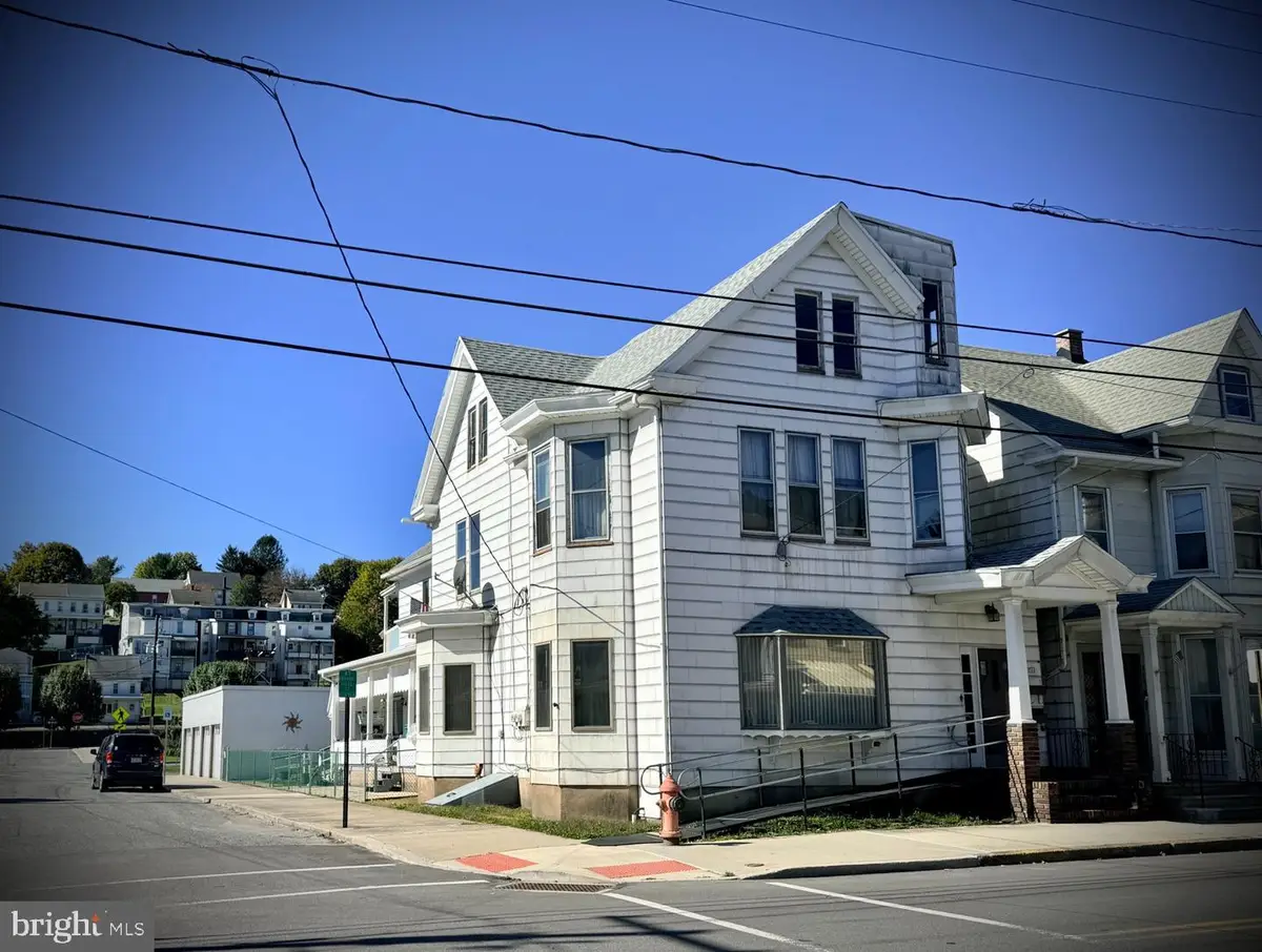200 Pine St, Tamaqua, PA 18252 - #1