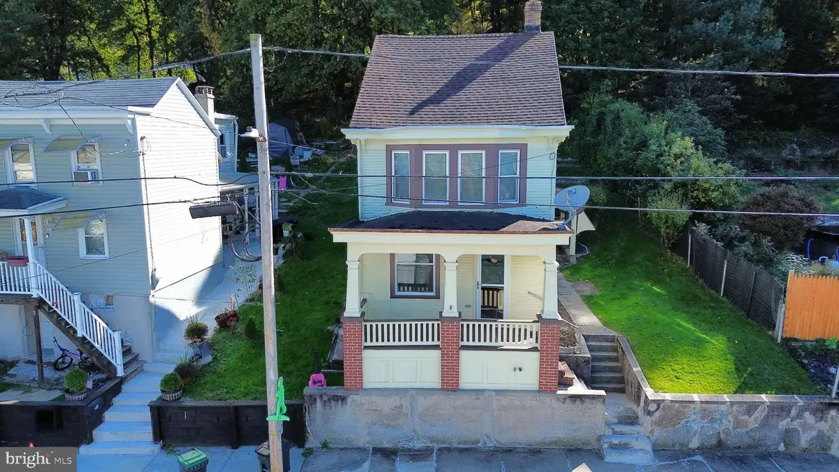 26 W Savory St, Pottsville, PA 17901 - #1