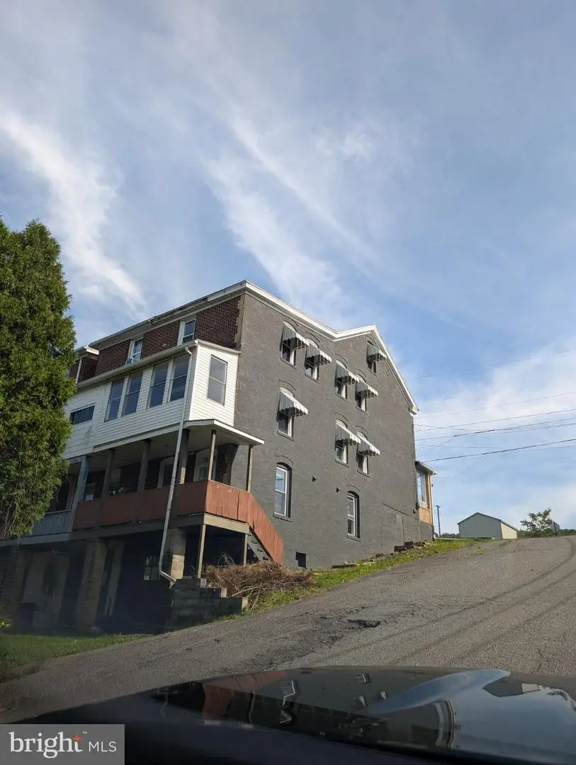 299 High St, Tamaqua, PA 18252 - #2