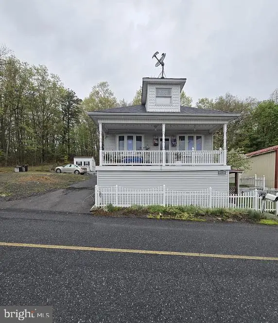 39 Roosevelt Dr, MAHANOY CITY, PA 17948