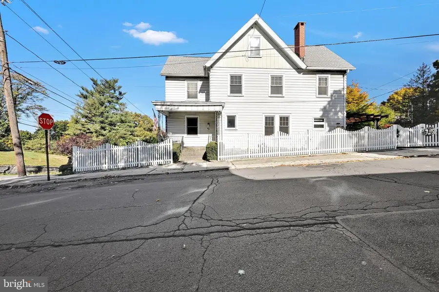 40 S Jackson St, Pottsville, PA 17901 - #2