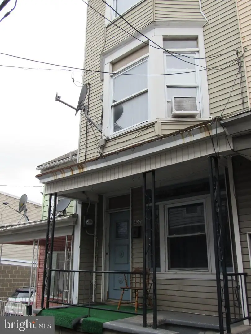 407 W Atlantic St, Shenandoah, PA 17976 - #1