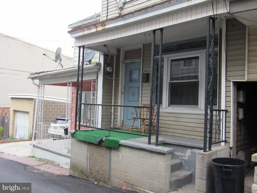 407 W Atlantic St, Shenandoah, PA 17976 - #2