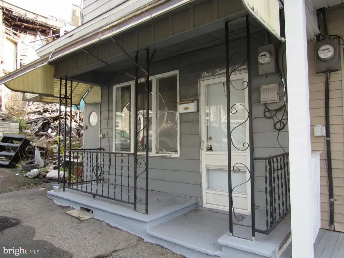 129 N Chestnut St, Shenandoah, PA 17976 - #1