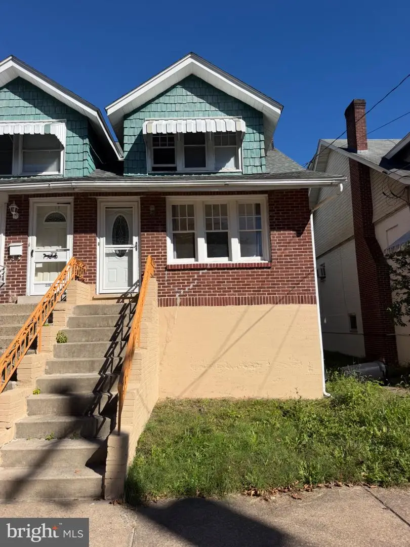 224 N 20th St, Pottsville, PA 17901 - #1