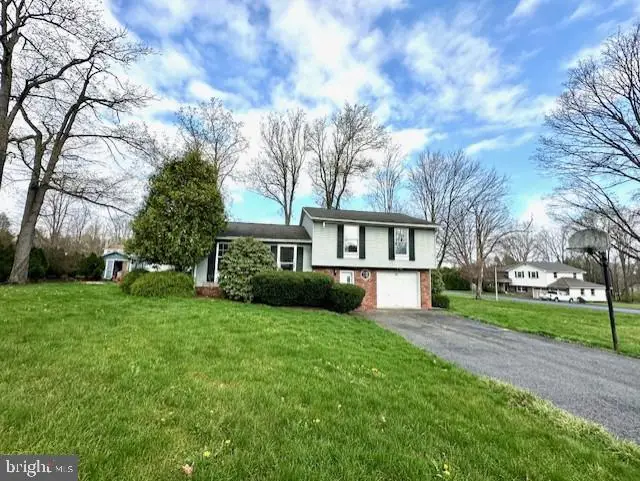 244 Kelly Dr, Windber, PA 15963 - #1