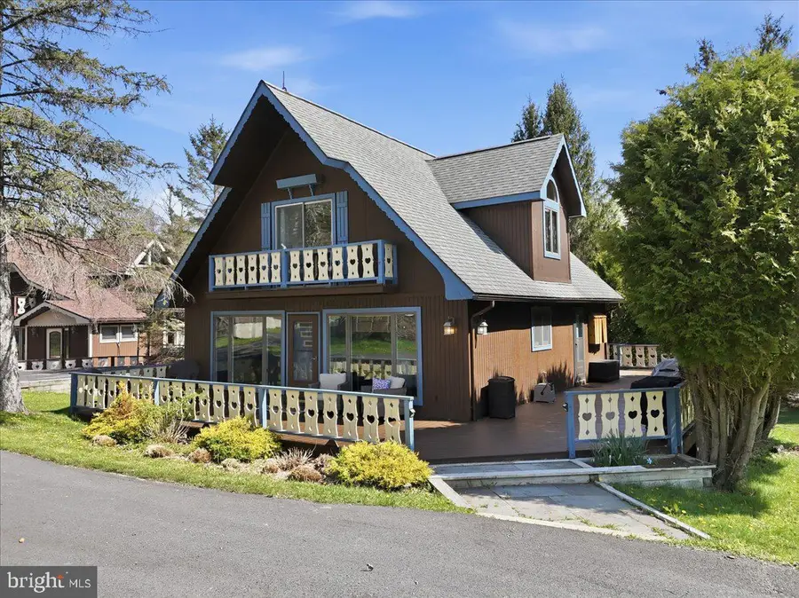 25 Fall Pl, Union Dale, PA 18470 - #2