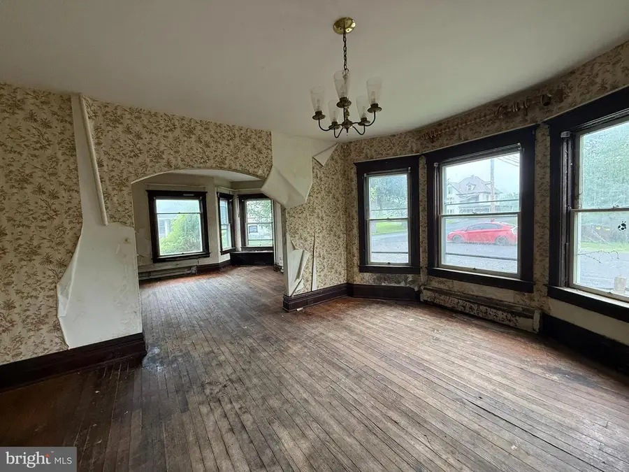 77 Spring St, Beaver Springs, PA 17812 - Image #2