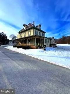 40 Spring St, BEAVER SPRINGS, PA 17812