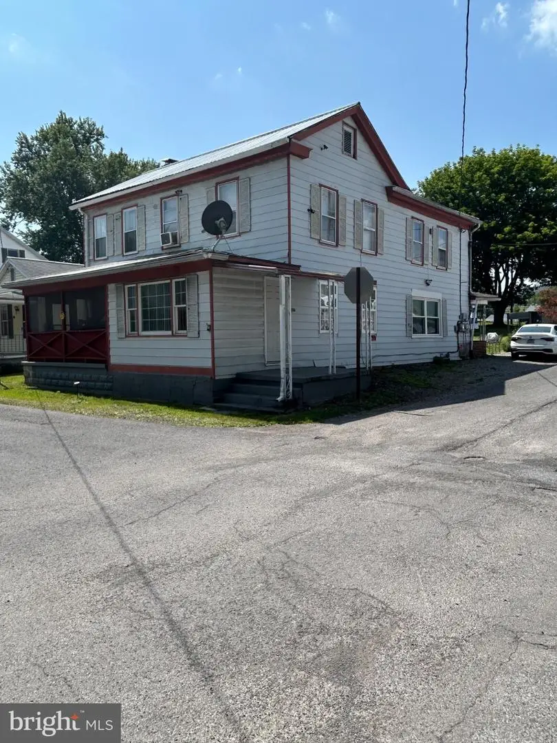 16 E Church St, Freeburg, PA 17827 - #2