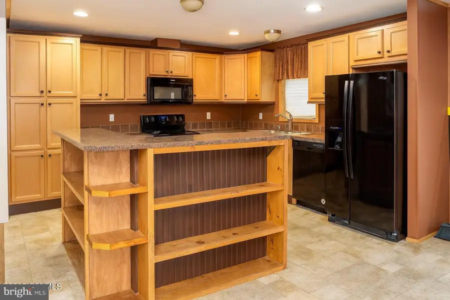 785 Trutt Rd, Winfield, PA 17889 - Image #3