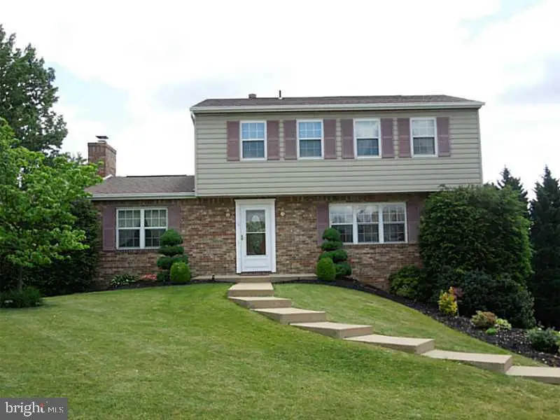 18 Rizzi Dr, Irwin, PA 15642 - #1