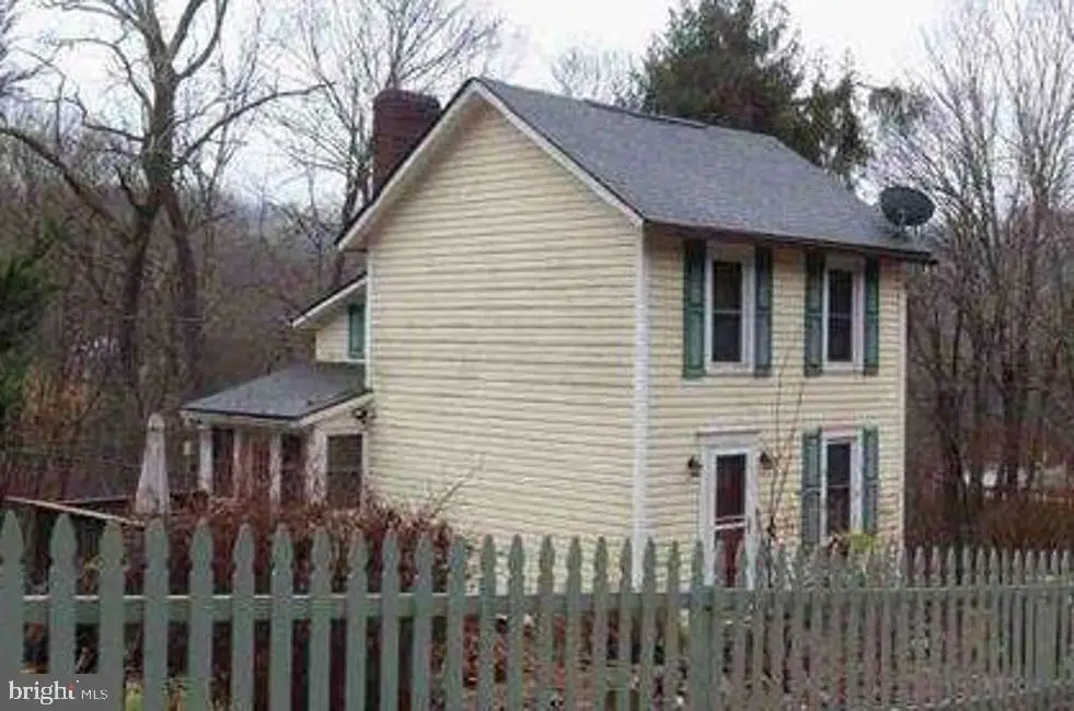 3132 Baker School Rd, North Huntingdon, PA 15642 - #1
