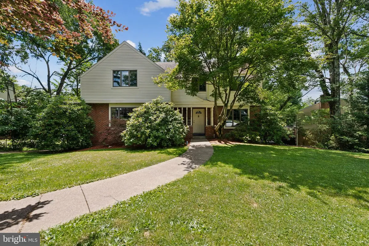 3585 W Windover Ct, Murrysville, PA 15668 - #1